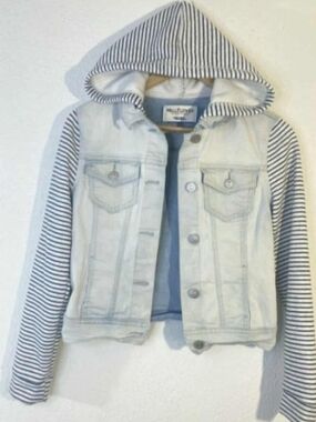 Juniors XL Wallflower Dreamer Knit-sleeve hooded jean jacket.